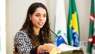 Ana Júlia (PT) visita Ponta Grossa e destaca como tem sido sua atuação na Assembleia Legislativa do Paraná. Confira agora a entrevista no Portal aRede.