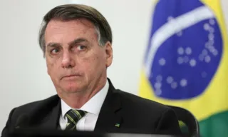 A PF investiga Bolsonaro e outras 15 pessoas por infração de medida sanitária preventiva, associação criminosa, inserção de dados falsos em sistemas de informação e corrupção de menores