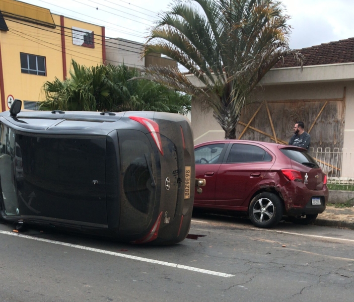 Acidente aconteceu no início da tarde desta sexta-feira (16), na Palmeirinha