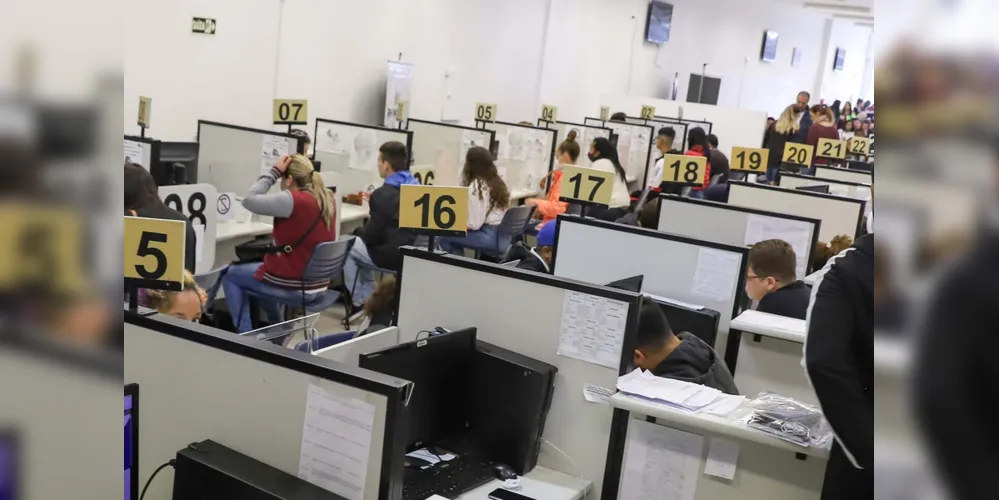 Estado promove mutirão de emprego com 1.784 vagas para operador de telemarketing na Agencia do Trabalhador