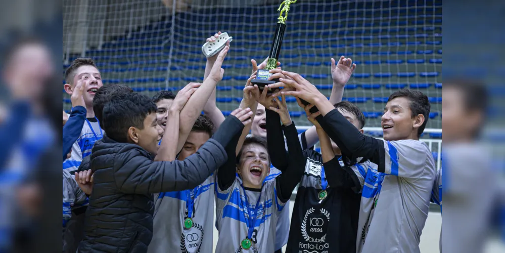 Equipe sub-13 da ACGF, que era treinada por China, conquistou título invicto da Copa Joga Junto PG