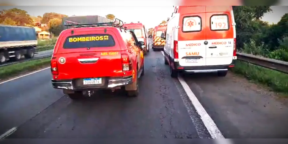 Acidente aconteceu na BR-376, sentido Ponta Grossa-Curitiba