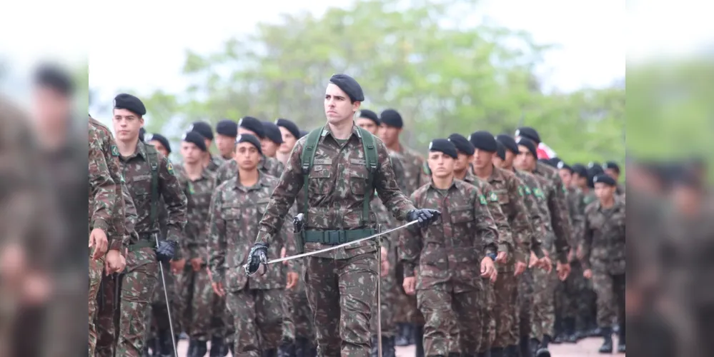 Diversos soldados participaram da cerimônia do Exército