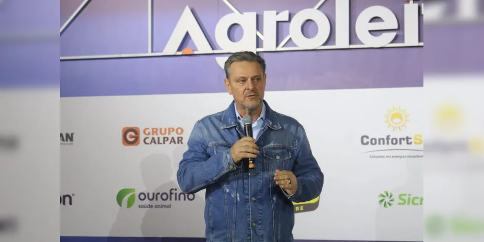 Ministro da Agricultura e da Pecuária, Carlos Fávaro, participou da cerimônia de abertura do Agroleite