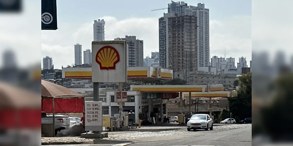 Maioria dos postos da cidade está comercializando o litro da gasolina a R$ 5,99