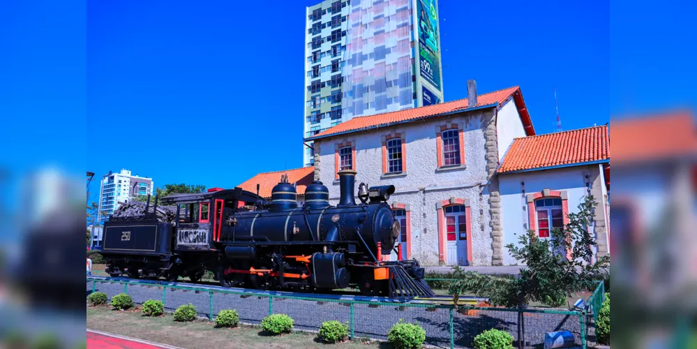 Maria Fumaça e Estação Paraná, em Ponta Grossa