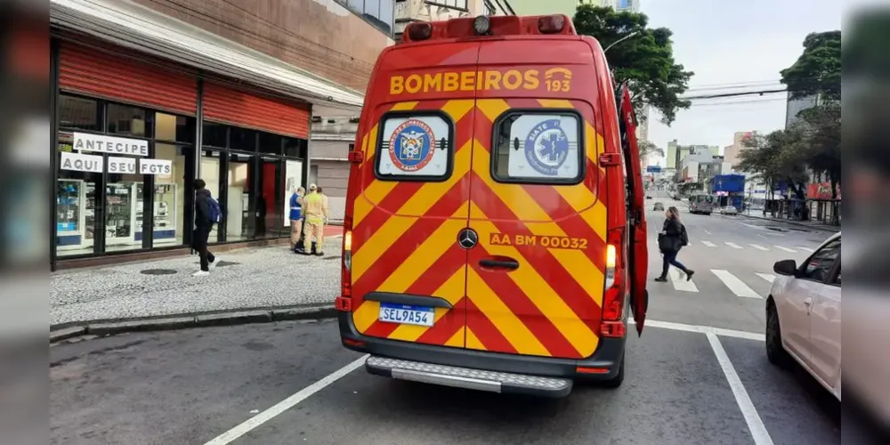 A vítima teria sido esfaqueada na rua André de Barros e socorrida na Praça Carlos Gomes