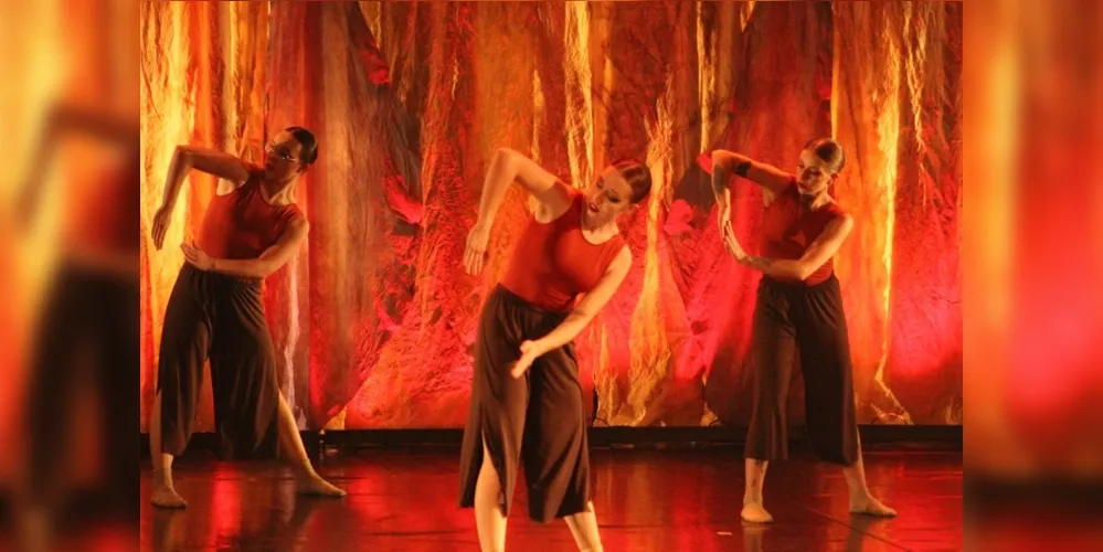 A abertura do Setembro em Dança contou com a primeira apresentação da Cia Municipal de Dança