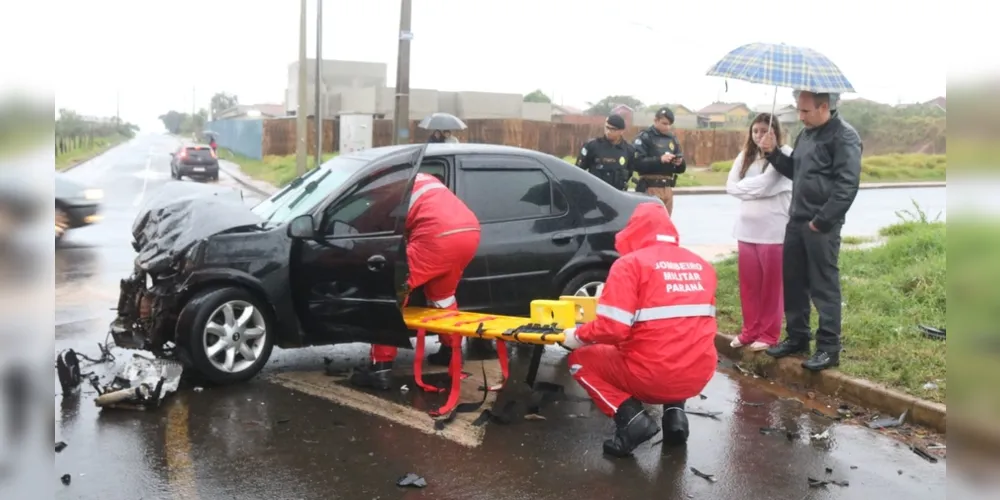 Colisão entre dois carros no DF deixa duas pessoas mortas e 5 feridas