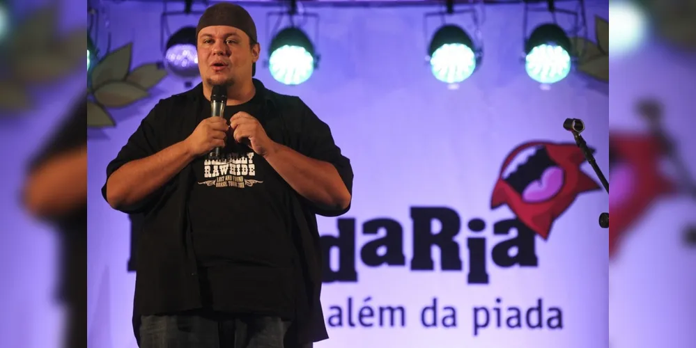 Rogério Morgado é comediante, radialista, locutor e imitador