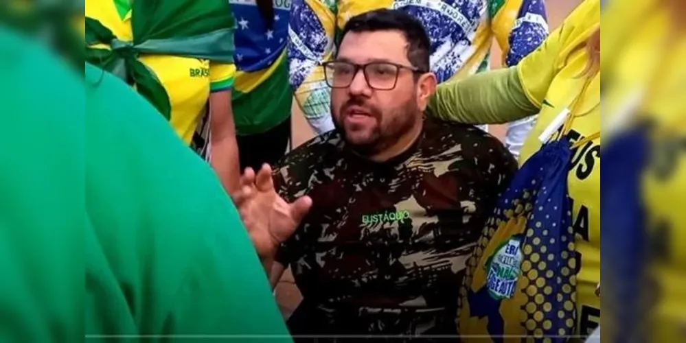 No Brasil, o blogueiro é investigado por participar em atos antidemocráticos