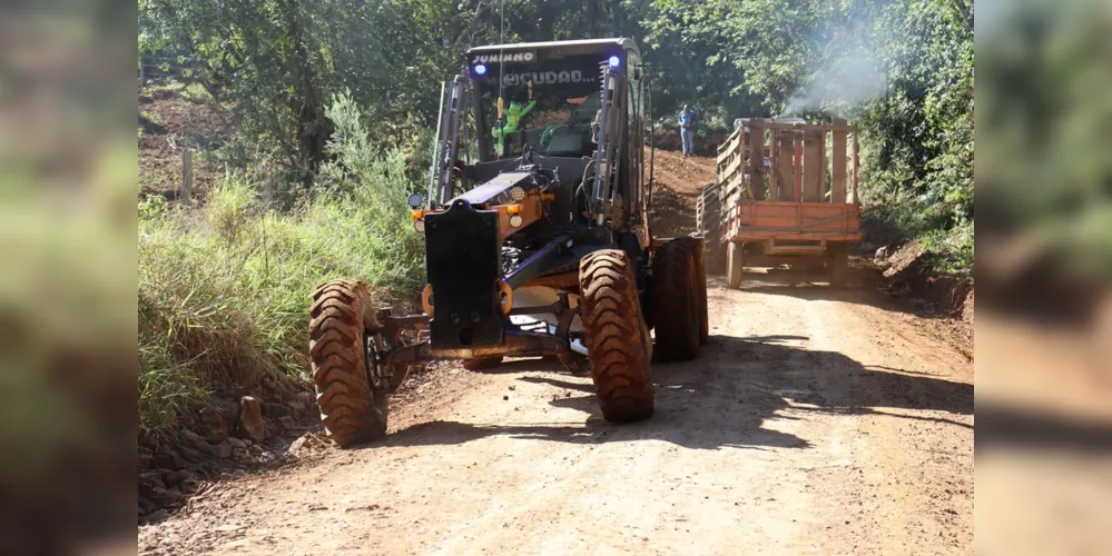 Prefeitura segue com obras de melhorias na área rural de Cândido de Abreu