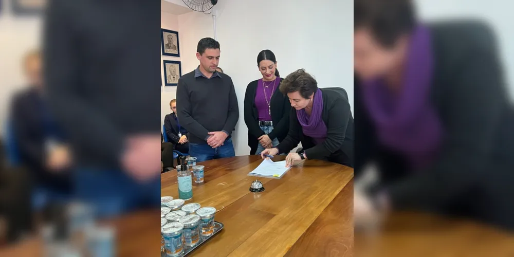 Mabel foi recebida pela prefeita em exercício, Ieda Waydzik, para assinatura da ordem de serviço para ampliação e reforma da Unidade de Saúde da Vila São João