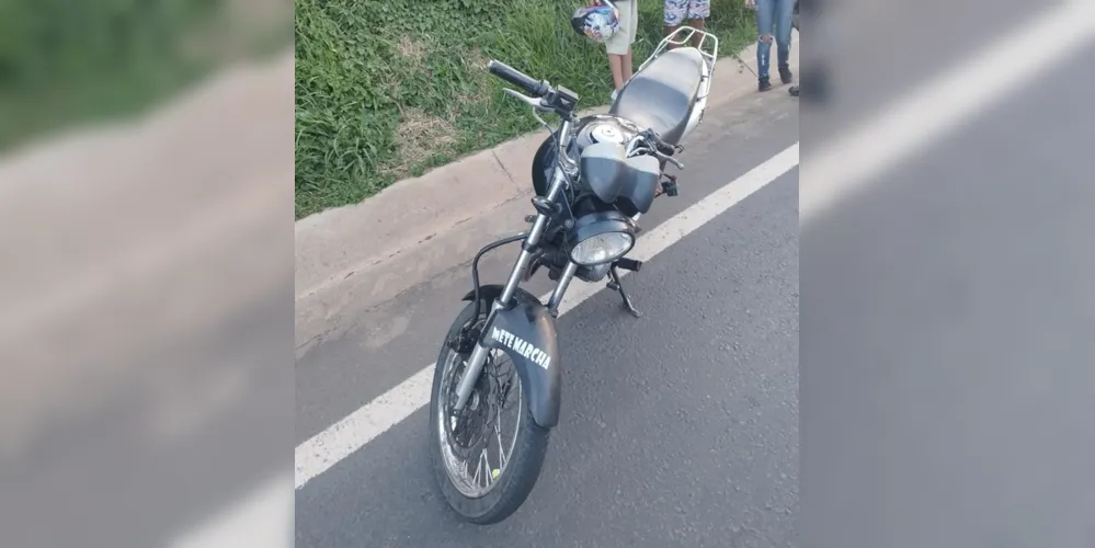 Dois adolescentes caíram da moto na PR-092, entre Jaguariaíva e Arapoti, na tarde deste domingo (17)