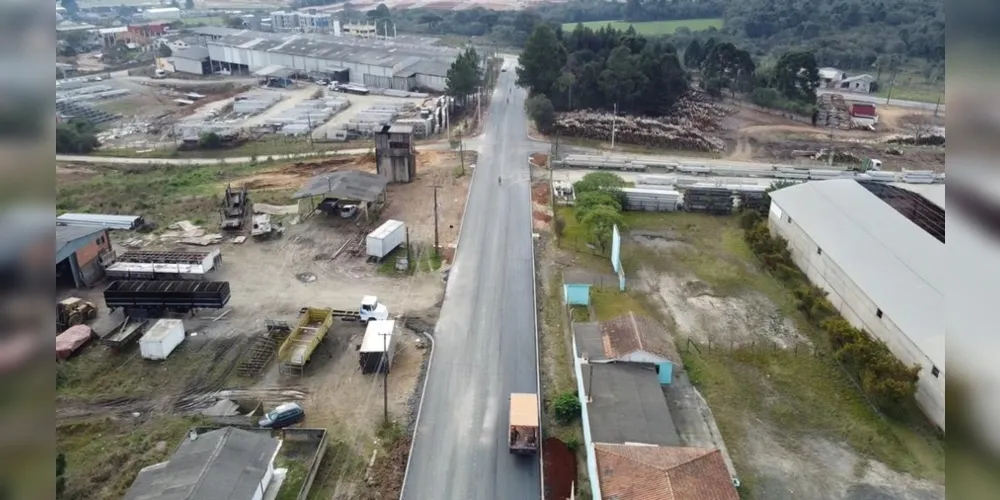 Ruas do Condomínio Industrial da Vila São João, próximo a BR-153, agora contam com asfalto