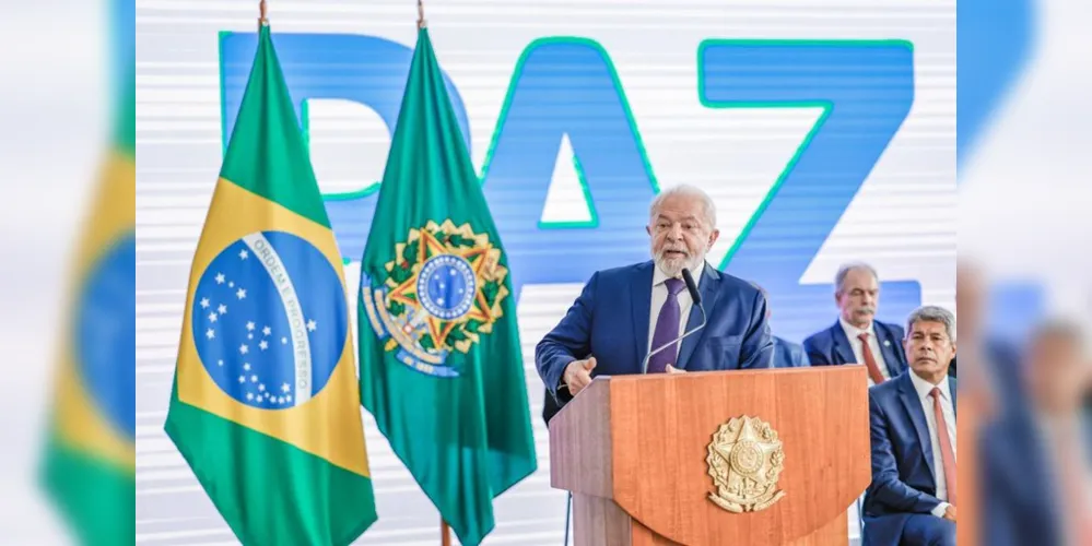 Lula e Dino formalizam a assinatura dos primeiros nove atos no âmbito do PAS