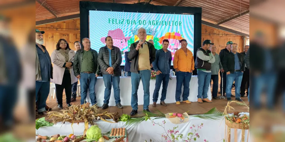 Secretário comemorou a data em reunião com agricultores na região Central do Paraná