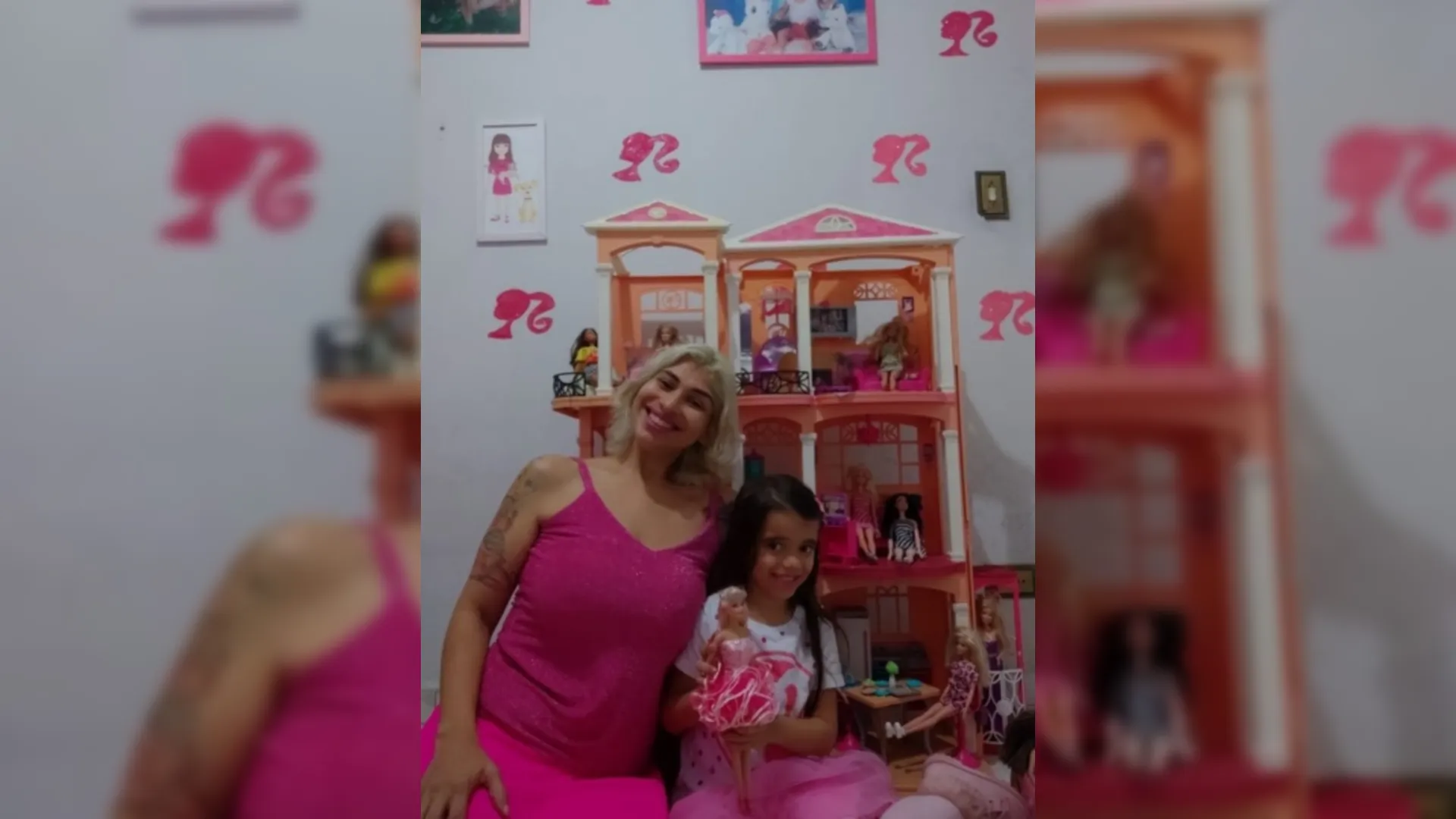 Mulher registra filha com o nome de Barbie por ser fã da boneca - Agora  as