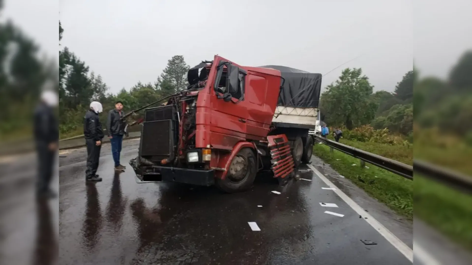 Vídeo mostra momento do engavetamento na BR-277; veja