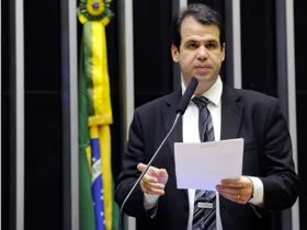 O presidente da CPI, Aureo Ribeiro (foto), afirma que está "configurado o esquema de pirâmide da 123 Milhas a partir da venda e cancelamento dos pacotes de viagens".