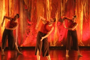 A abertura do Setembro em Dança contou com a primeira apresentação da Cia Municipal de Dança