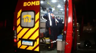 A vítima, que não foi identificada até a publicação da reportagem, foi socorrida por equipes do Corpo de Bombeiros (Siate) e do Samu