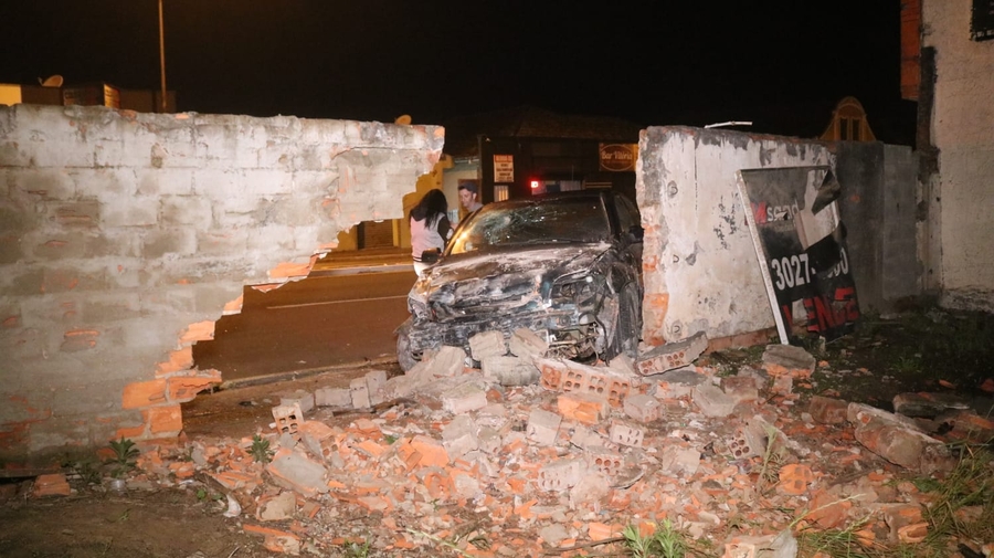 Colisão foi na pista sentido Centro-Bairro, próximo a Rodoviária