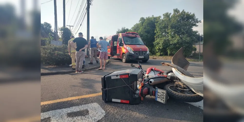 Colisão ocorreu entre um carro e uma moto, nesta quarta-feira (25)