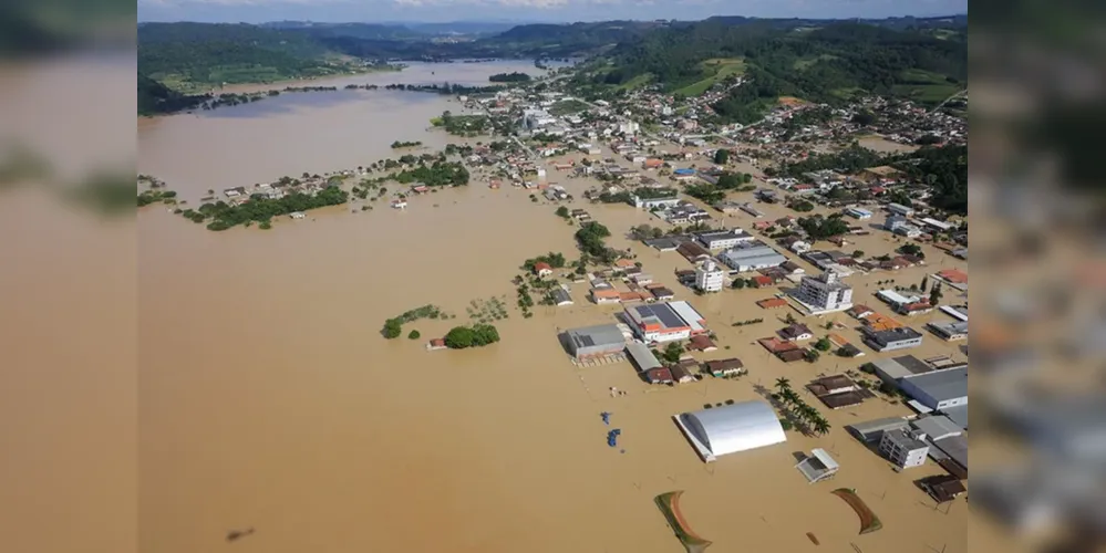 O Paraná também pode ser afetado, com valores em torno de 100mm esperados para os próximos dias
