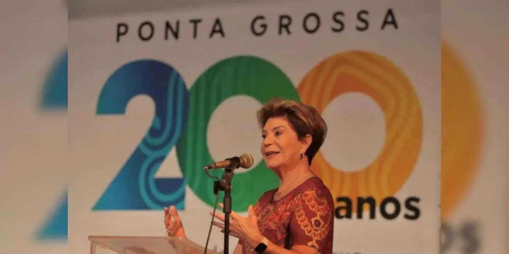Prefeita de Ponta Grossa, Elizabeth Silveira Schmidt