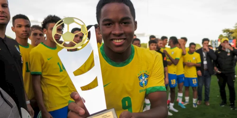 Endrick, de 17 anos, é uma das promessas do futebol brasileiro
