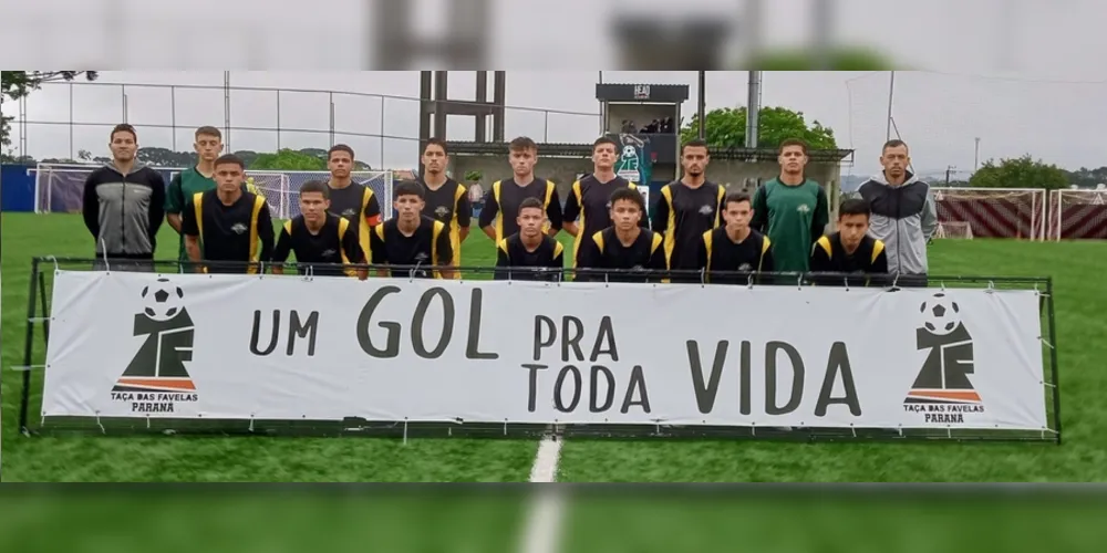 A equipe do Ouro Verde, comandada pelo técnico Diego Siqueira Ebenézer, chegou às semifinais da competição