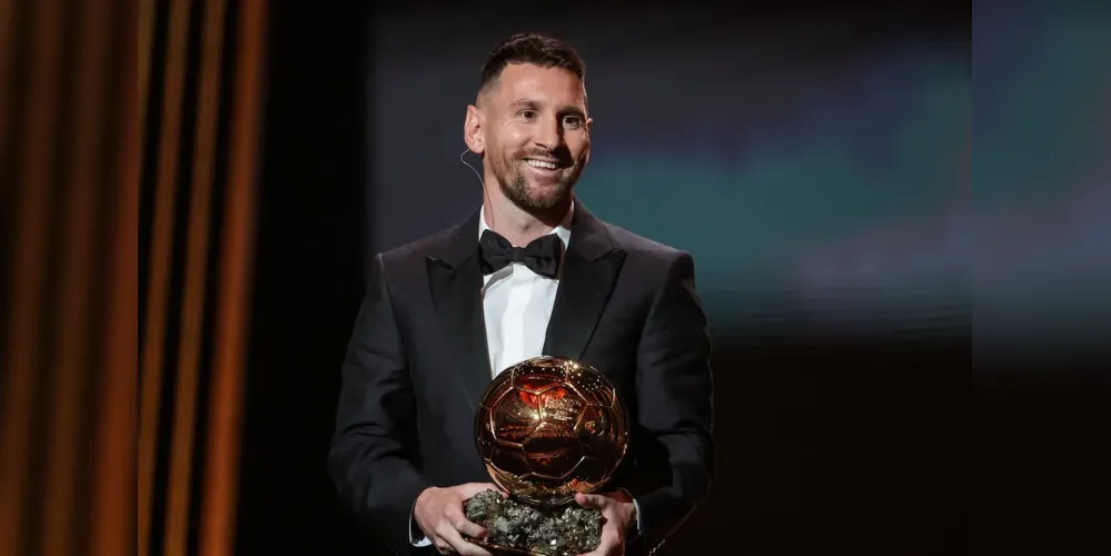 Lionel Messi foi eleito o melhor jogador do mundo pela oitava vez