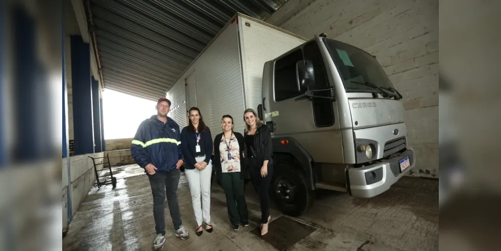 Caminhão recebido pela prefeitura de Ponta Grossa