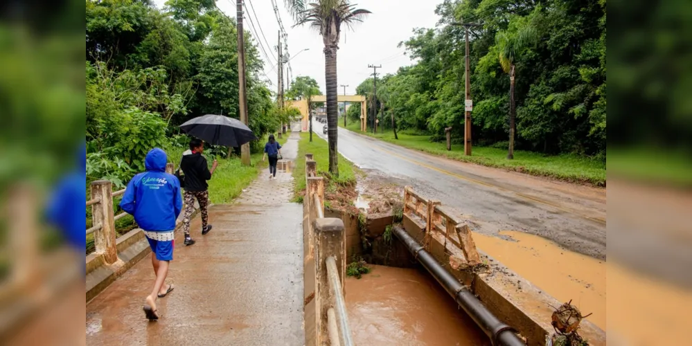 Desta vez, o grande volume de chuvas elevou em muito o nível de córregos e arroios nos distritos do município