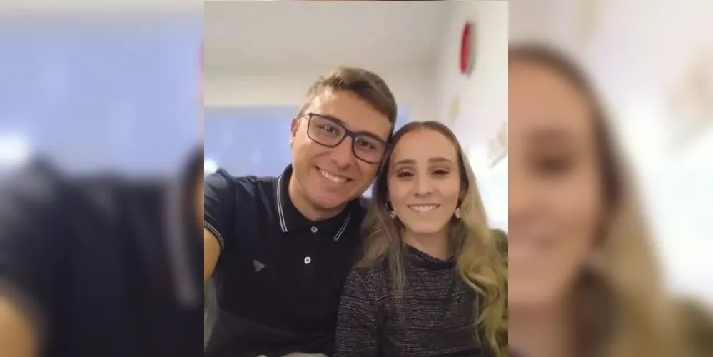 O casal foi morto a tiros por volta das 02h42, no interior de uma casa localizada na rua Polônia, no bairro de Oficinas, em Ponta Grossa