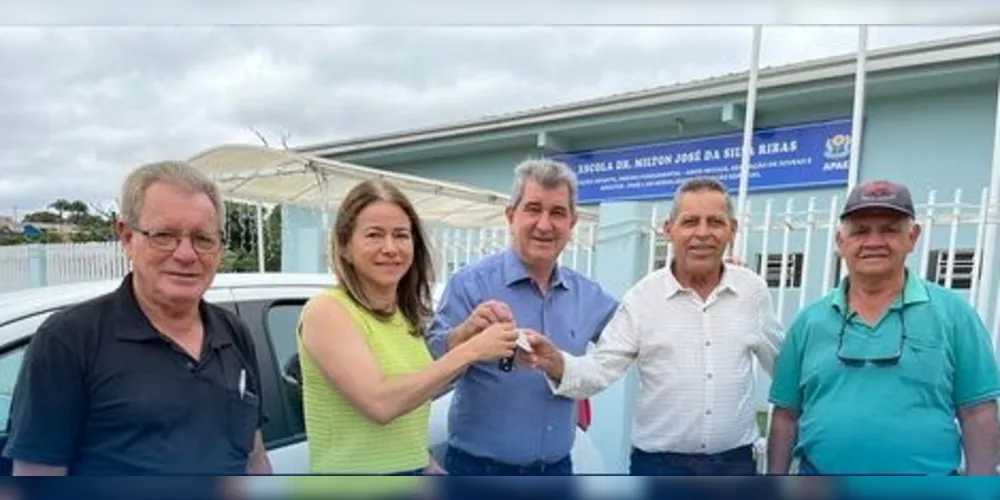 A aquisição do veículo foi uma conquista importante para a Associação de Pais e Amigos dos Excepcionais de Ortigueira