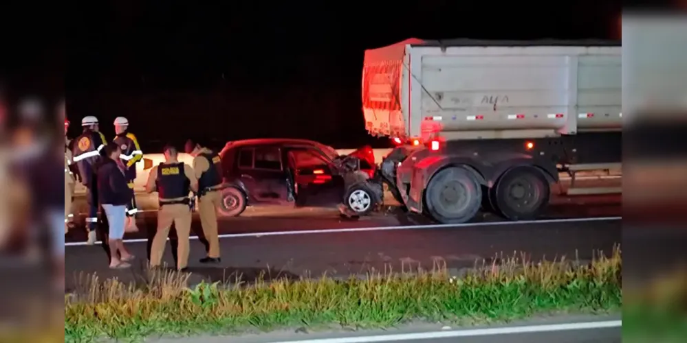 Jogador de futebol de 22 anos morre em acidente de carro em Alto