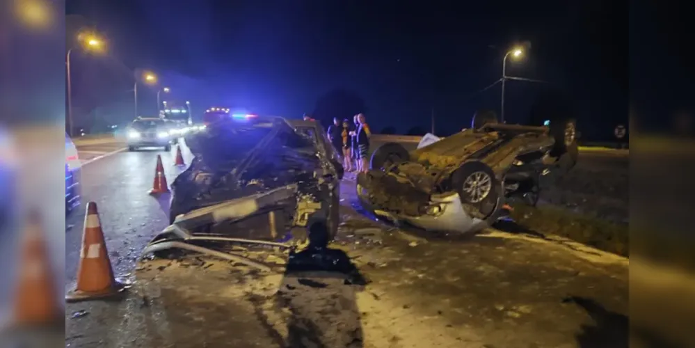 O acidente aconteceu no momento em que o motorista do Sandero seguia sentido a São Paulo