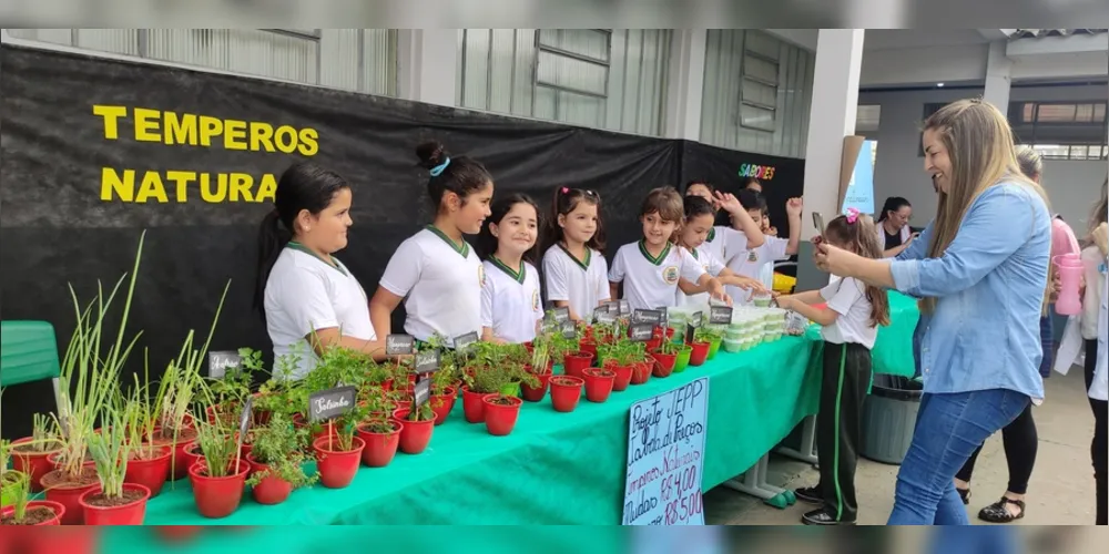 As turmas das escolas Barão do Rio Branco, Julia Wanderley e João Rodrigues apresentaram e venderam, na semana passada, seus trabalhos do Jovem Empreendedor Primeiros Passos