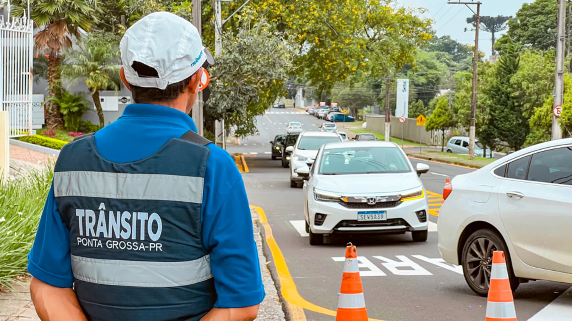 Guarda Municipal acaba com racha entre carros de luxo em Curitiba