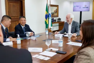 O governador em exercício Darci Piana recebeu no Palácio Iguaçu, uma comitiva da companhia Merchants Port, grupo chinês que controla o Terminal de Contêineres de Paranaguá