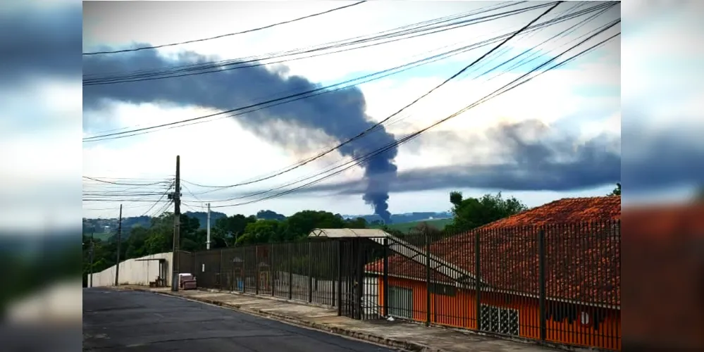 Vários seguidores do Portal aRede compartilharam imagens da fumaça no céu