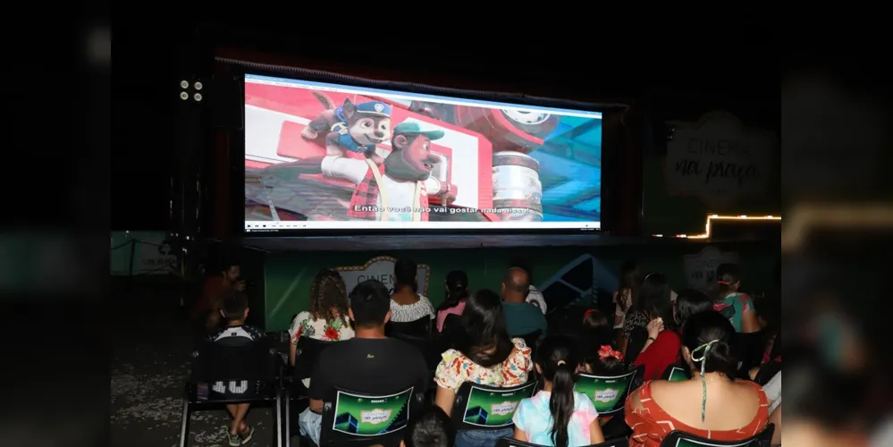 Cinema na Praça em Imbaú, nos Campos Gerais, aconteceu nessa segunda-feira (08)