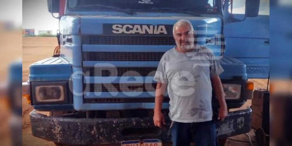 João Carlos tinha 65 anos e foi encontrado sem vida dentro de um caminhão