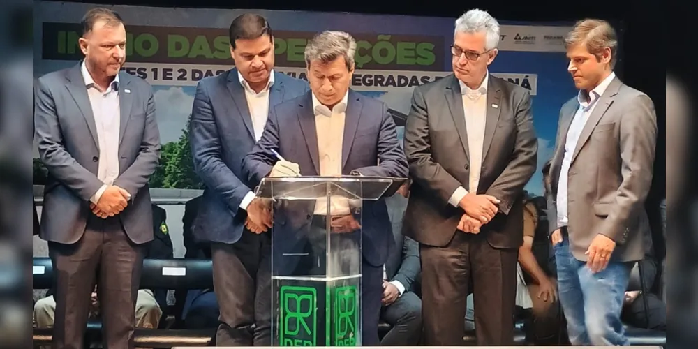 A solenidade aconteceu na sede do Departamento de Estradas e Rodagem do Paraná (DER-PR)