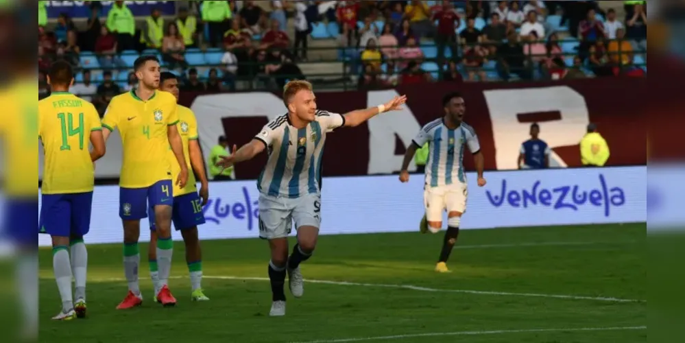 O gol da vitória argentina foi marcado aos 32 minutos do segundo tempo pelo centroavante