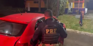 Os homens foram presos e encaminhados à delegacia da Polícia Civil de Foz do Iguaçu