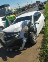 Ônix colidiu na traseira de uma Fiat Toro