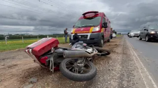 Imagem ilustrativa da imagem Motociclista fica ferido após colisão com veículo na PR-151